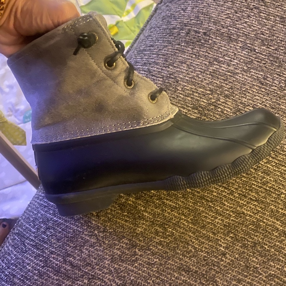 Sperry duck boots size 6.5 never worn
